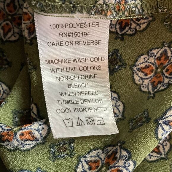 Living Doll Blouse V-Neck Short Cuffed Sleeve Green White Medallion Print Medium - Picture 4 of 8